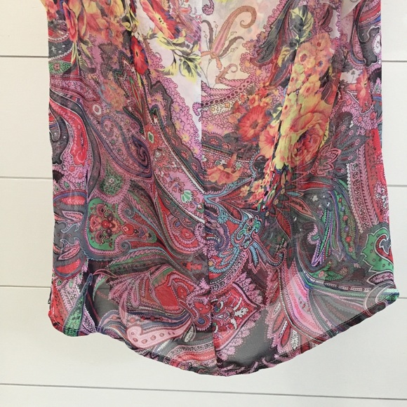 🛑 SOLD! FEMME de Carriere Print Short Sleeve Top - Picture 6 of 8